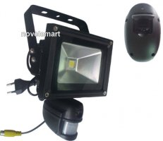 PIR-kamera lampulla